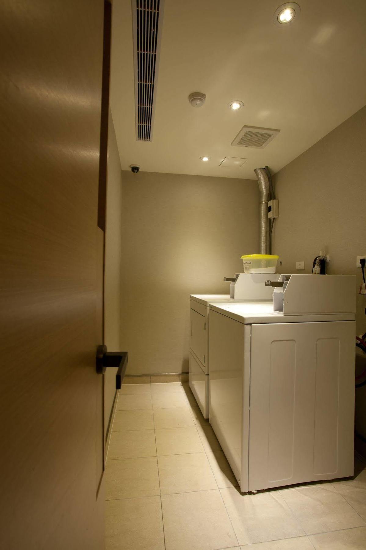The Corner House Hotell Taipei Exteriör bild